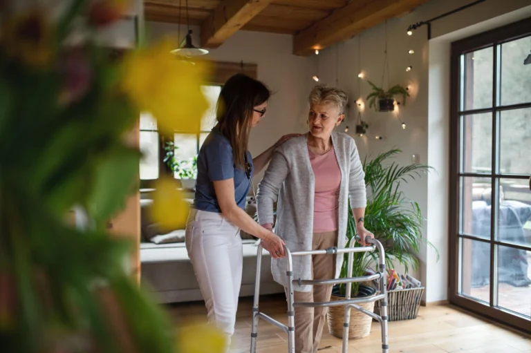 Can Elderly Parents Live Alone Safely? A Complete Guide for Families in Middle Tennessee